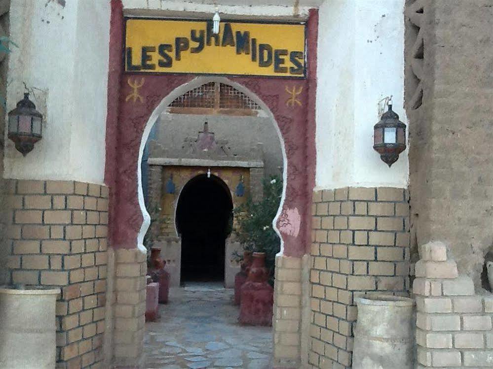 Les Pyramides Hotel Мерцуга Екстериор снимка